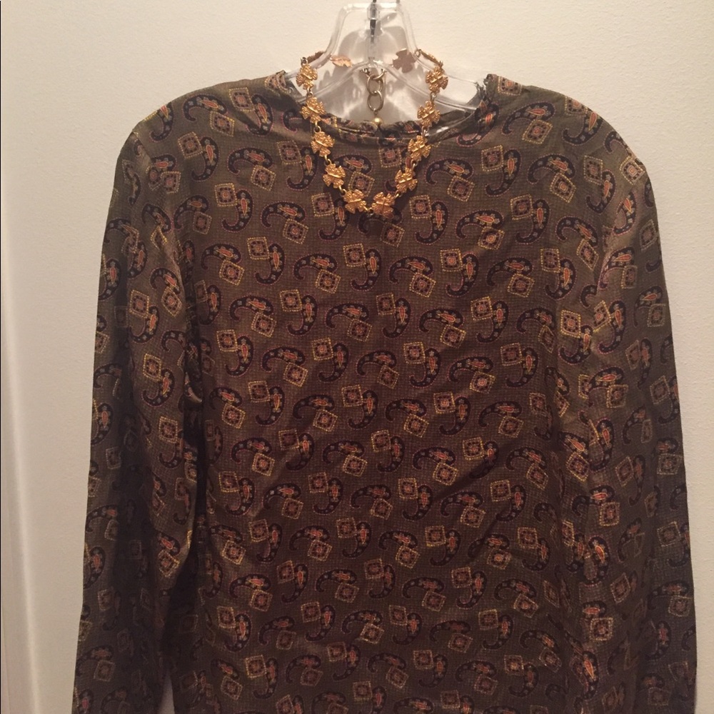 Anne Klein Heavy 100 percent Silk Beautiful Blouse